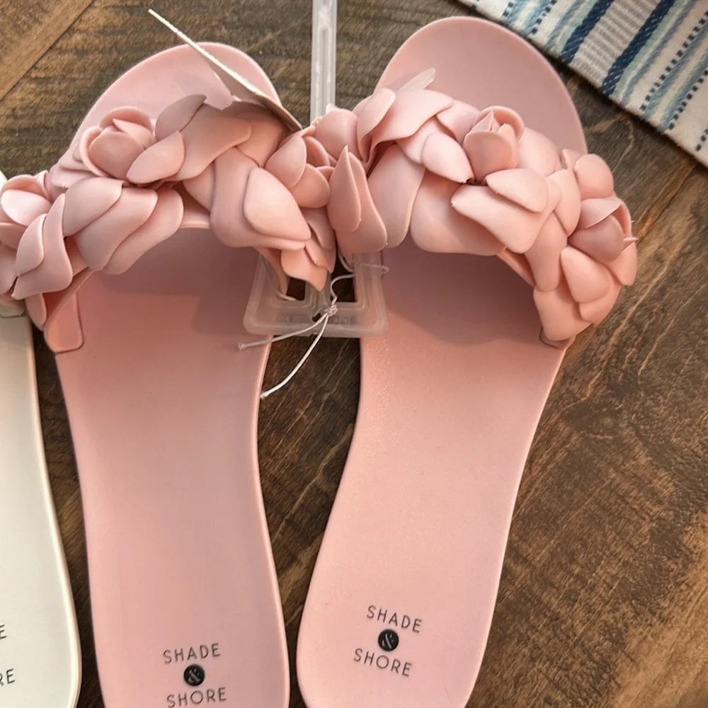 Three pairs ladies sandals - Picture 2 of 5